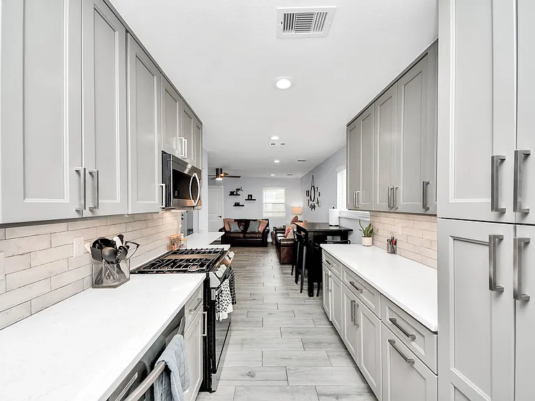 834 Ellington St — Photo 14
