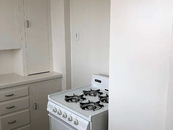 5th image of 1630 Arlington Ave #1630