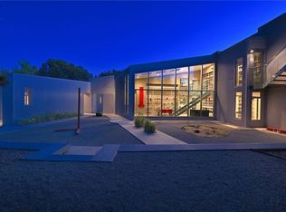 4007 Old Santa Fe Trl, Santa Fe, NM 87505