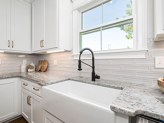 4th image of 124 Rachel Dr