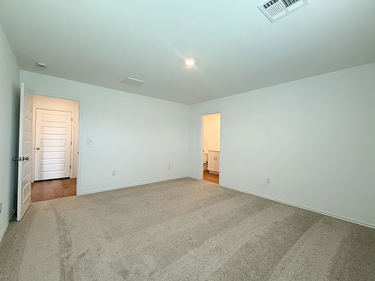16208 Lovers Ln — Photo 11