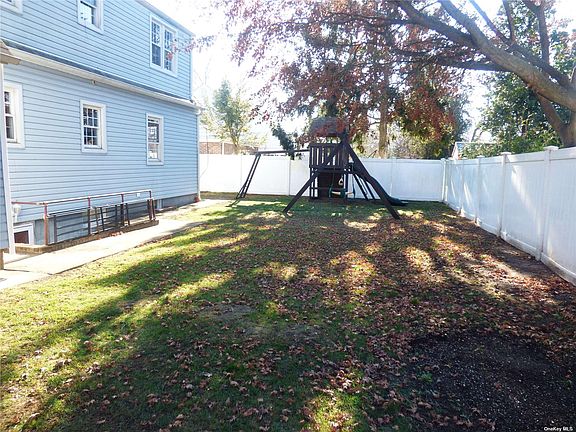 3rd image of 415 King St