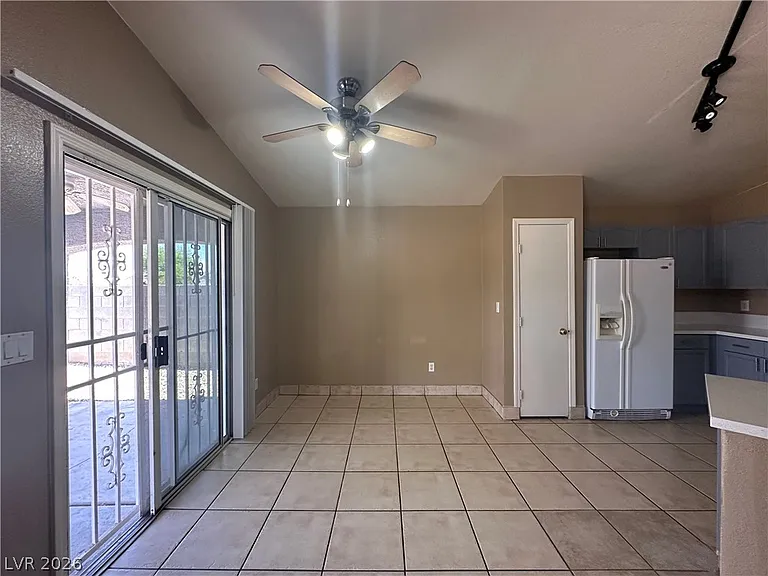 3732 Black Walnut Ave — Photo 7