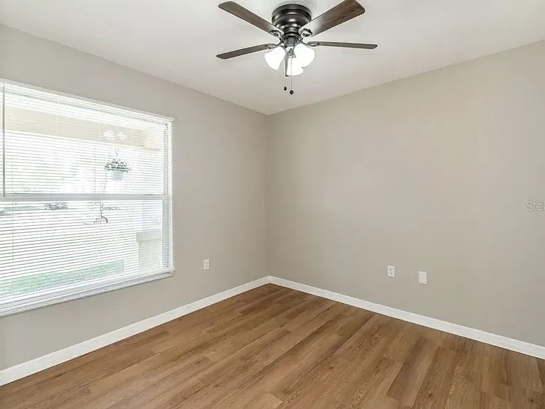 1148 Ruby St — Photo 11