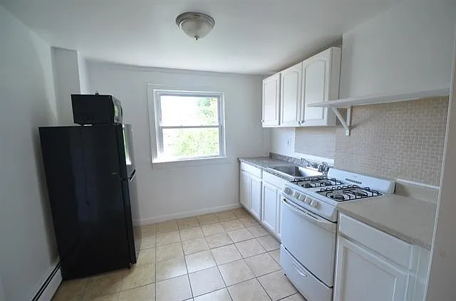 30 Yale Ave #3 — Photo 5