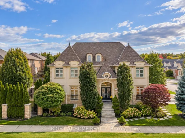 2122 Law Hill Gate, Oakville, ON L6M 0A7
