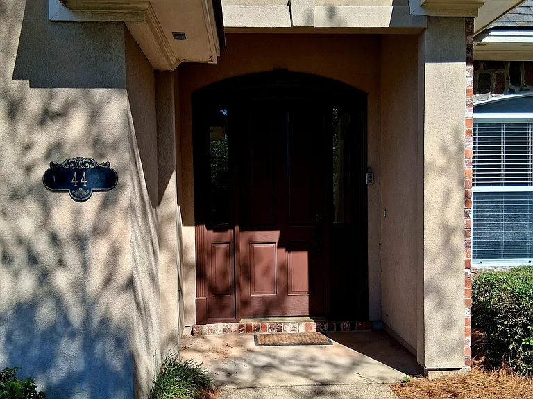 44 Emory Ct — Photo 2
