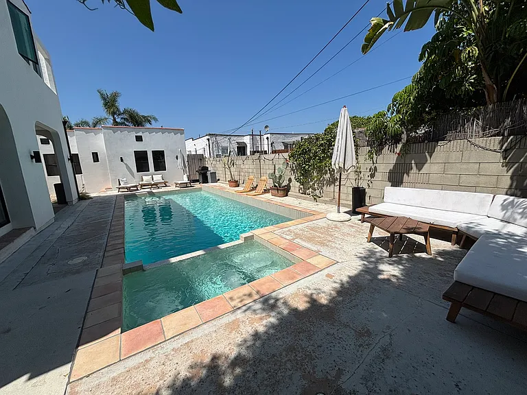 438 N Alta Vista Blvd — Photo 20