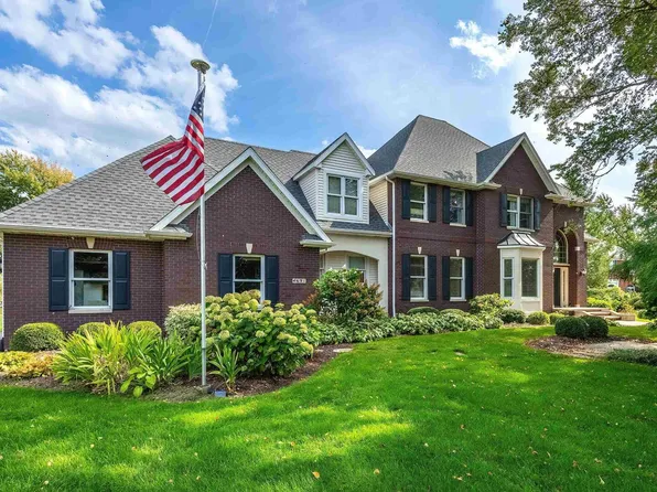 4691 School House Rd, Bettendorf, IA 52722