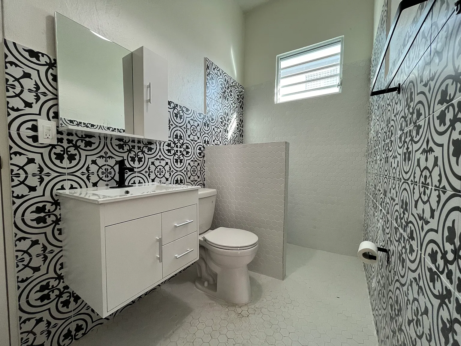 2 bed, 900 sqft, $1,500 — Photo 3