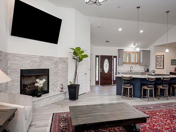 3rd image of 4858 Birdwood Court