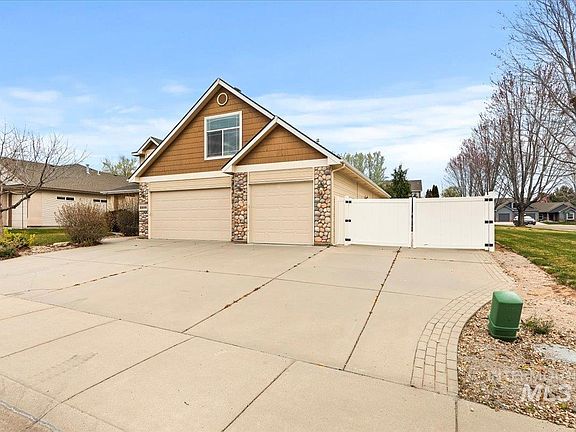 2nd image of 2208 S Alaska Way