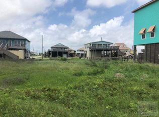 1125 Blue Water Dr, Crystal Beach, TX 77650