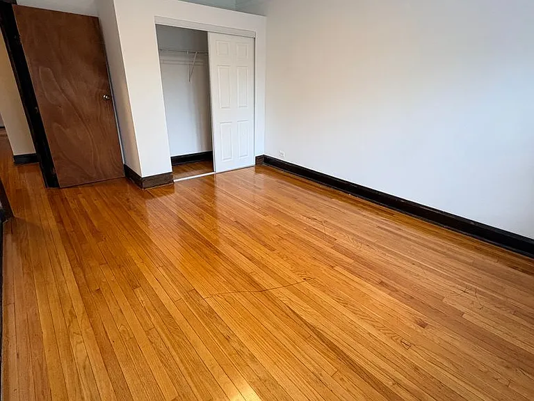 916 N Menard Ave — Photo 7