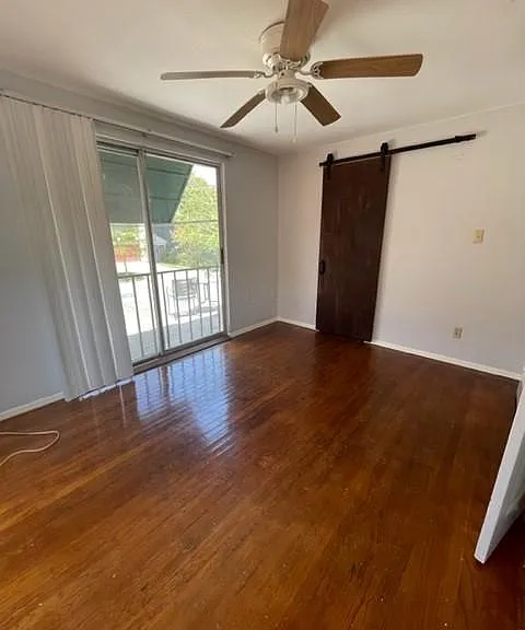 2815 Greenbriar Dr #3 — Photo 2