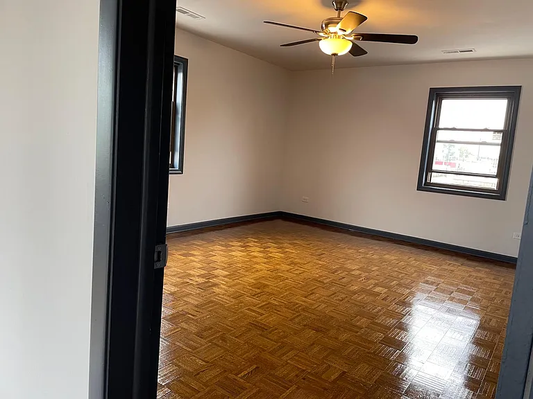 4460 S Archer Ave #2C — Photo 4
