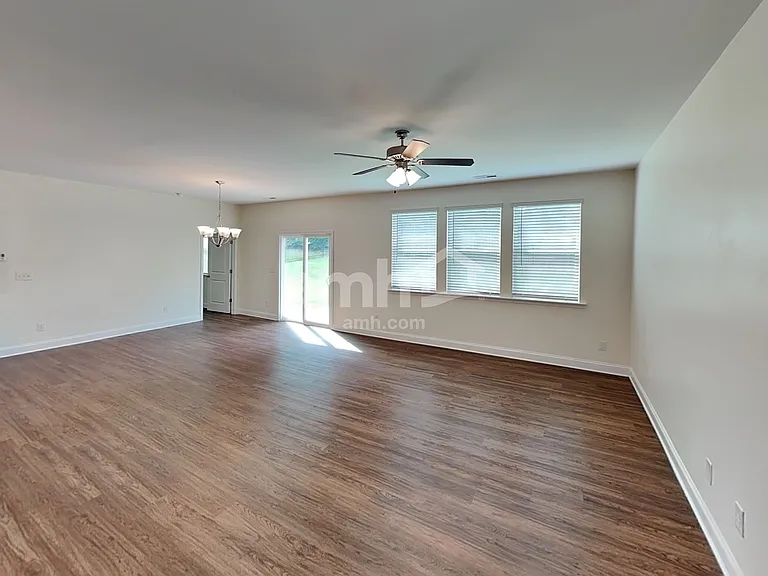 6177 Rosemore Ln — Photo 5