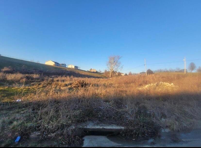 2nd image of 179 Thoroughbred Way