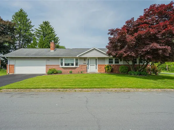 7398 Hillcrest Dr, Macungie, PA 18062