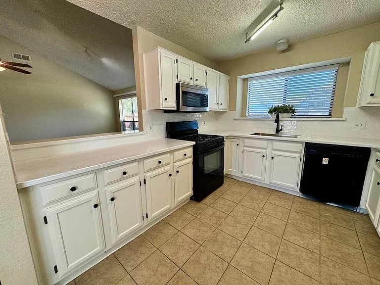 5028 Coker Dr — Photo 12