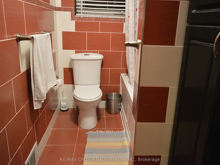44 Romulus Dr — Photo 8