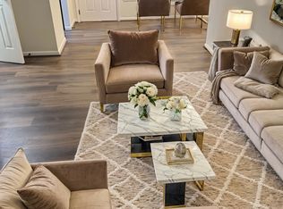 2014 Montreat Pkwy APT B, Vestavia Hills, AL 35216