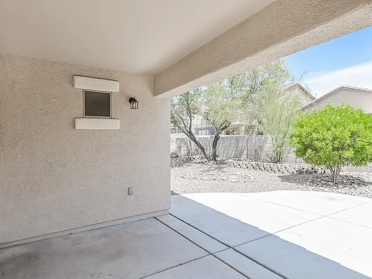 90 W Calle Sauco — Photo 15