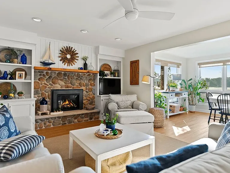 W Lake Shore Dr — Photo 5