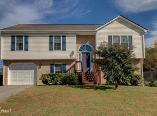 3413 Green Ridge Ct, Roanoke, VA 24019