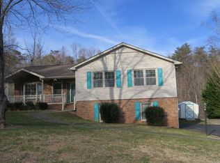 163 Ellsworth Ct, Ridgeway, VA 24148