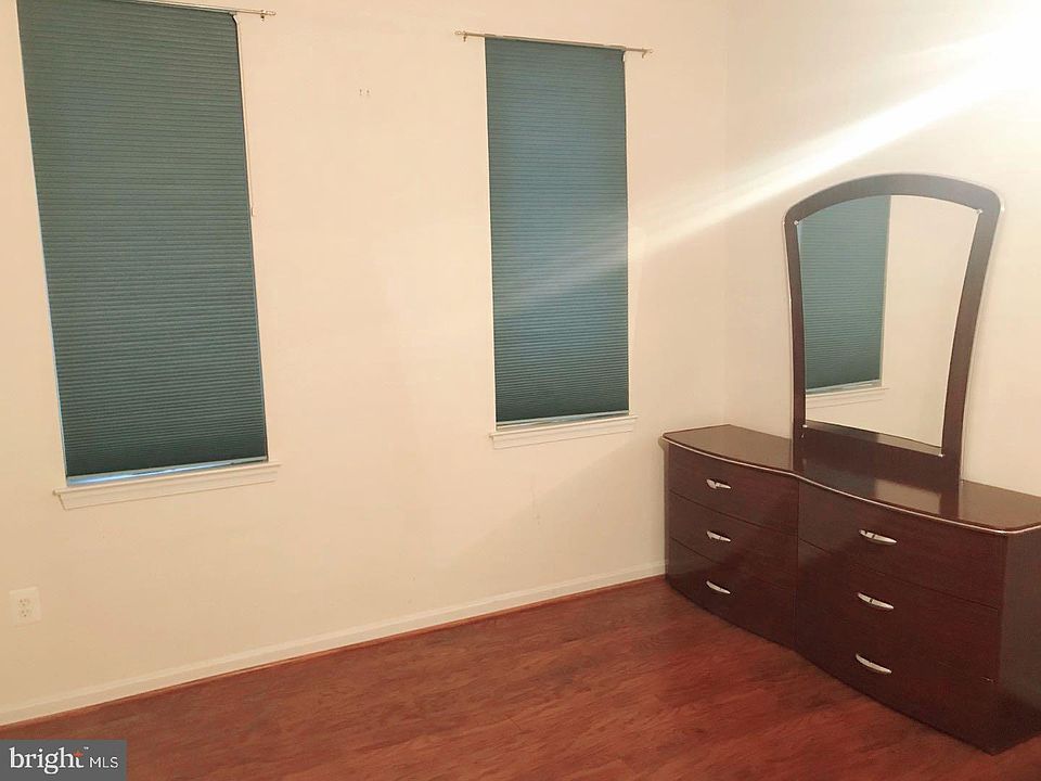 2nd image of 1009 Granby St #1