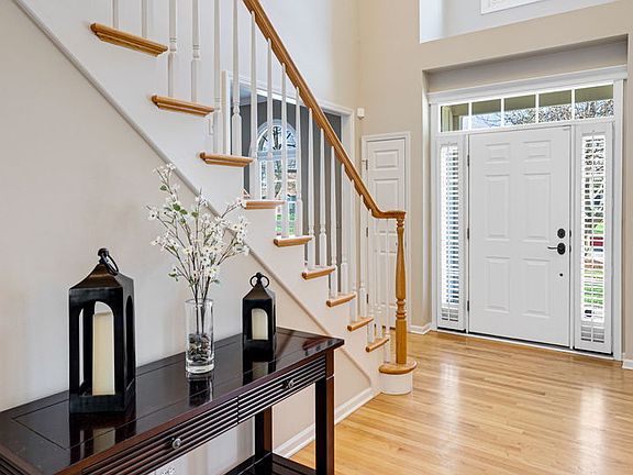 4th image of 4224 Colton Cir
