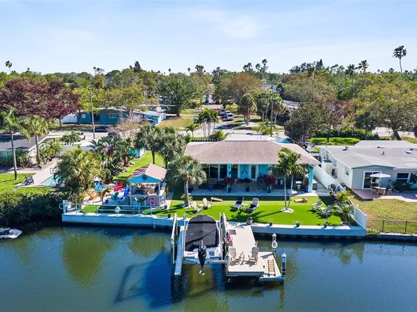 1567 Delaware Ave NE, Saint Petersburg, FL 33703