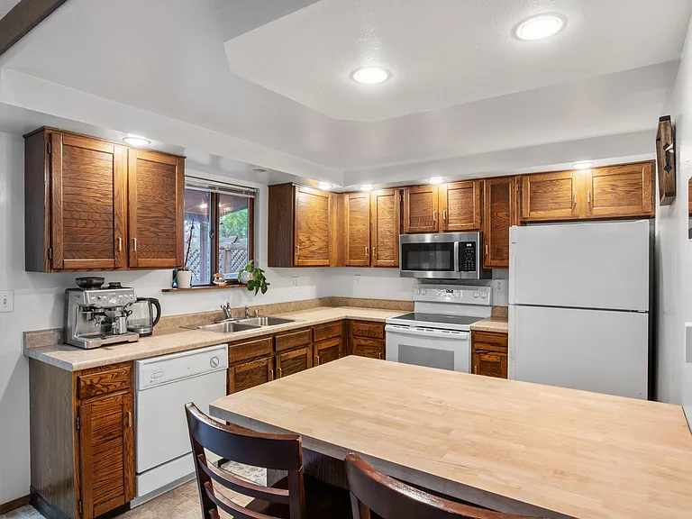 3713 W High St — Photo 6