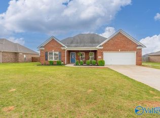 114 Evergreenview Dr, Hazel Green, AL 35750