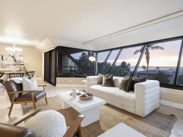 230 W Laurel St Unit 303, San Diego, CA 92101