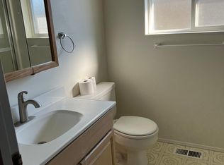 2204 W Viola Ave #A, Yakima, WA 98902