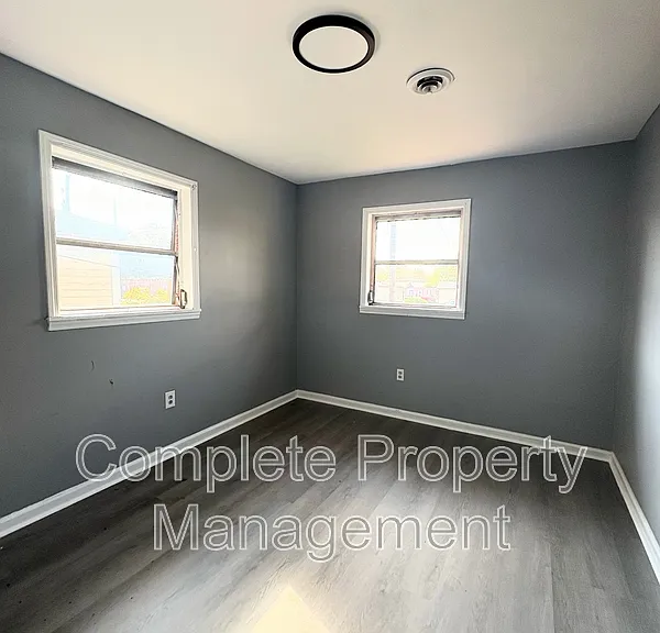 1669 19th Pl SW — Photo 8