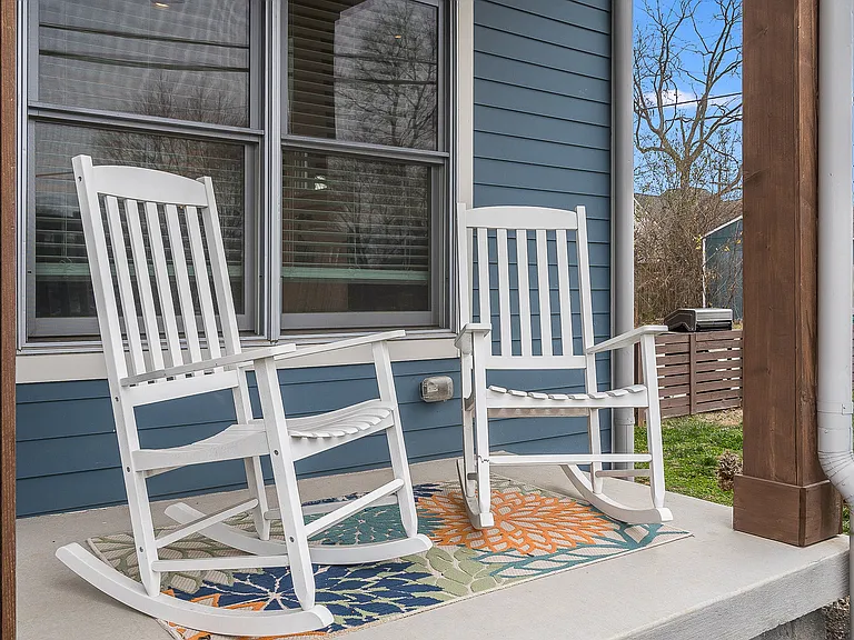 925 Mansfield Ave — Photo 37