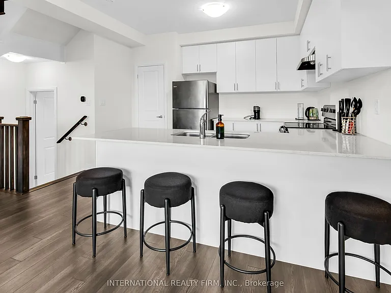 148 Turnberry Ln — Photo 13