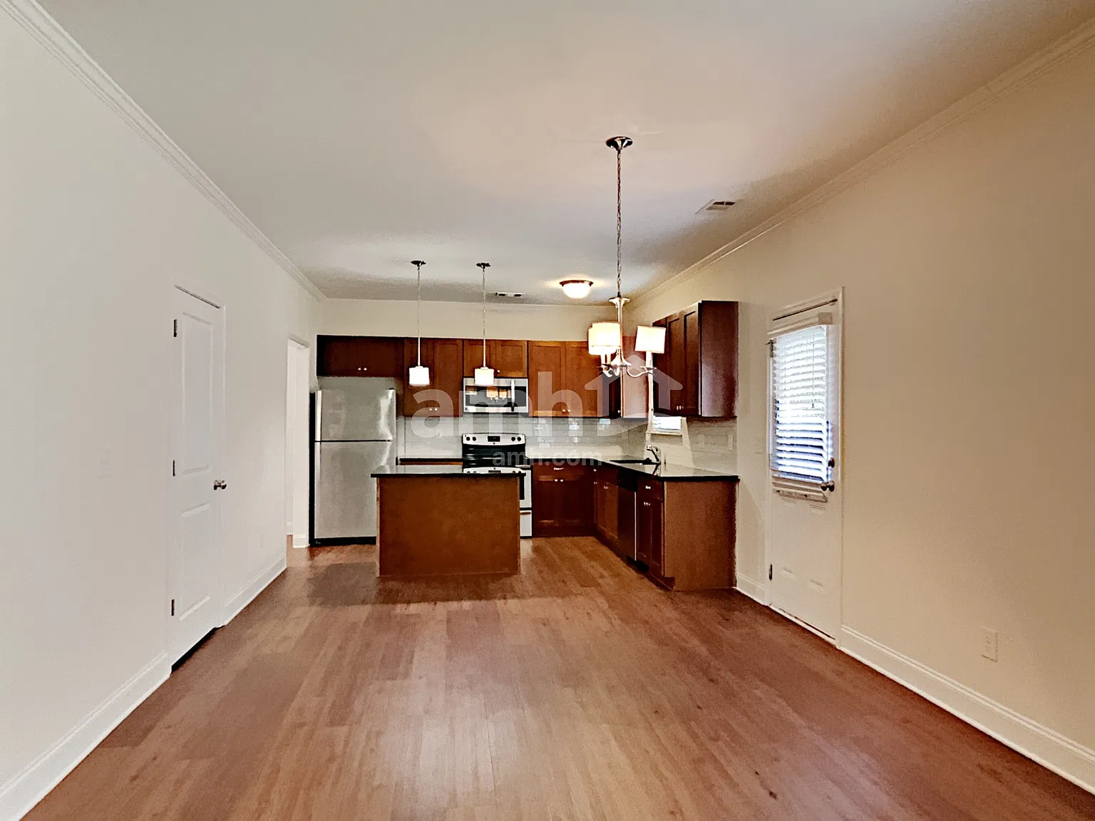 4 bed, 2.5 bath, 2486 sqft, $2,680 — Photo 4