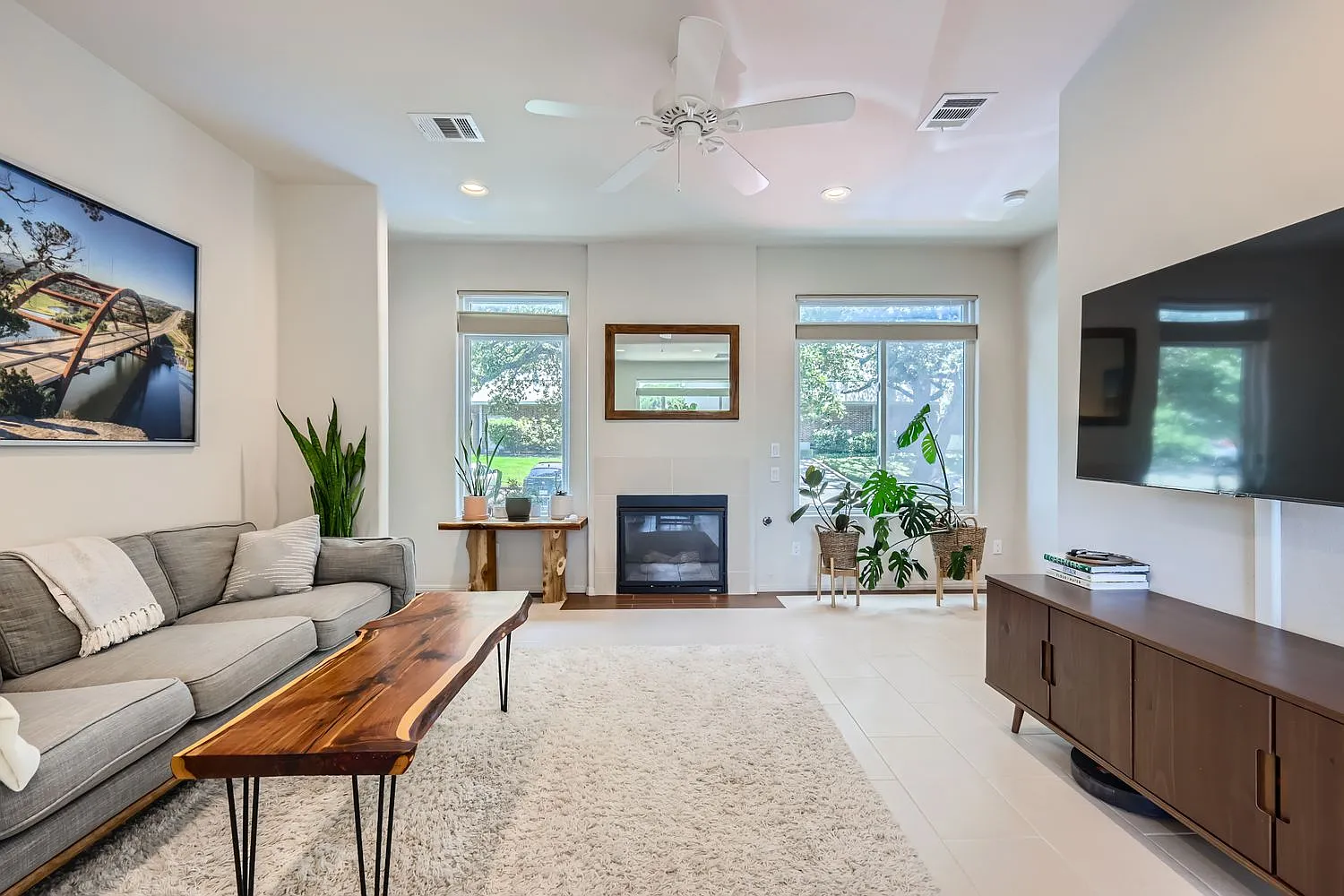 2 bed, 1476 sqft, $2,900 — Photo 2