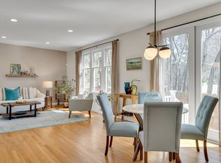 364 Linwood Ave UNIT 364, Newtonville, MA 02460
