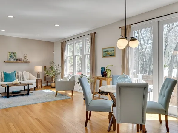 364 Linwood Ave Unit 364, Newtonville, MA 02460