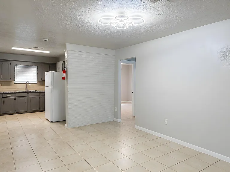 Weaver Condos — Photo 8