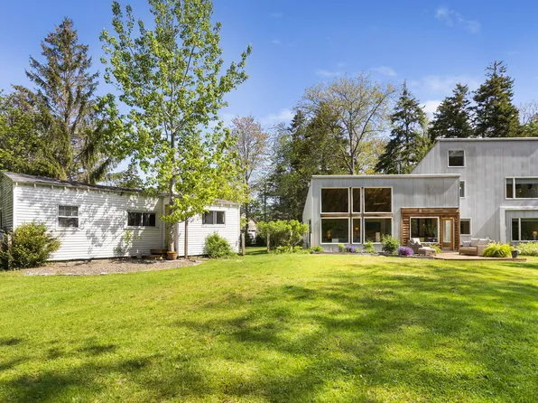 14 Hannaford Cove Road, Cape Elizabeth, ME 04107