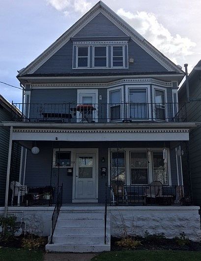 1st image of 215 Rhode Island St #1