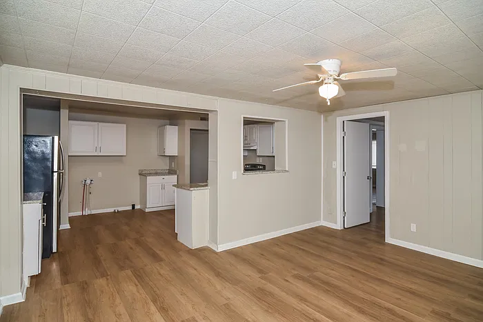 3 bed, 2.0 bath, 1779 sqft, $1,795 — Photo 3