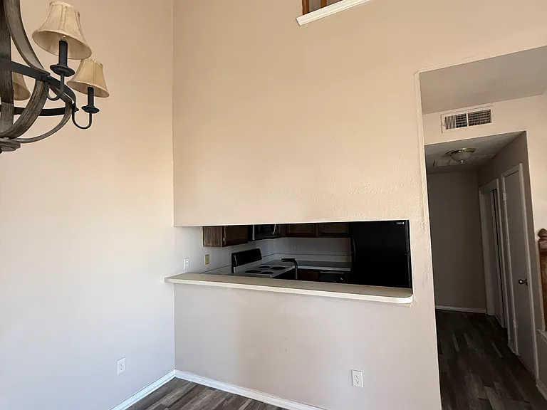 4719 N Galloway Ave #201 — Photo 3