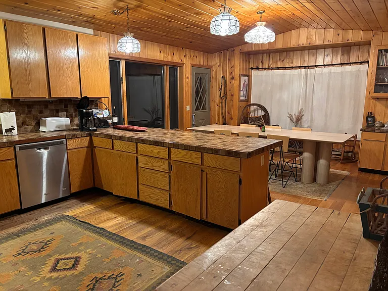 230 Spruce Dr — Photo 37